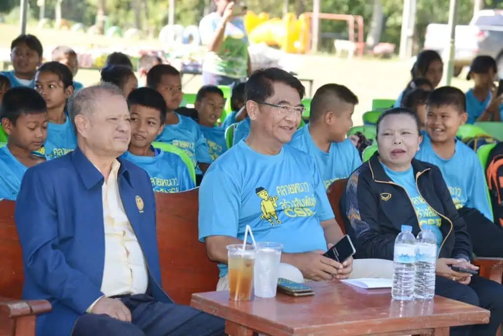 “ที่ปรึกษา กมธ.วุฒิฯ” เปิดโครงการวันหยุด ปันสุข ปักหมุด วังน้ำเขียว กิจกรรม “คลายหนาว สร้างสัมพันธ์ CSR” ชมรมช่างภาพการเมือง