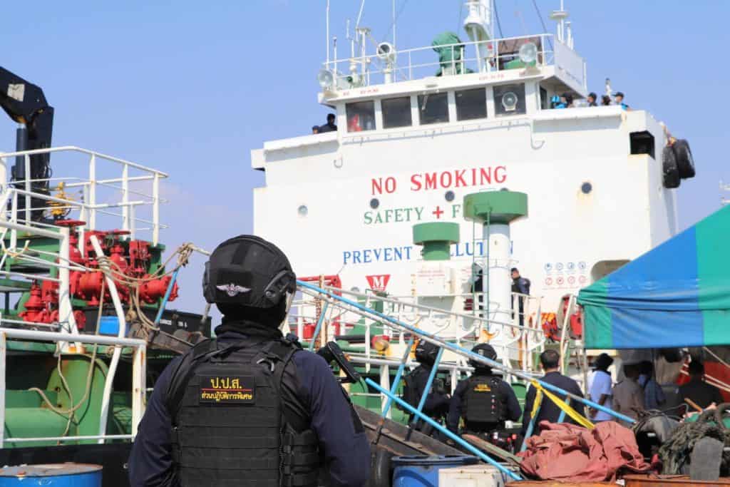 รัฐมนตรีว่าการกระทรวงยุติธรรม นำ ป.ป.ส. ตรวจเรือถูกทิ้งกลางทะเล หลังพบเชื่อมโยงคดีเรือบรรทุกยาเสพติด 2 ตันที่ฉะเชิงเทรา สั่งขยายผลผู้สั่งการกัปตันเรือผันตัวส่งยาเสพติด รัฐมนตรีว่าการกระทรวงยุติธรรม นำ ป.ป.ส. ตรวจเรือถูกทิ้งกลางทะเล หลังพบเชื่อมโยงคดีเรือบรรทุกยาเสพติด 2 ตันที่ฉะเชิงเทรา สั่งขยายผลผู้สั่งการกัปตันเรือผันตัวส่งยาเสพติด