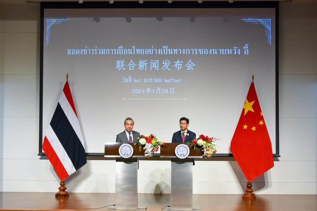 ไทย-จีนเซ็นแล้ว ‘วีซ่าฟรี’ ถาวร ดีเดย์ 1 มี.ค. ไทย-จีนเซ็นแล้ว ‘วีซ่าฟรี’ ถาวร ดีเดย์ 1 มี.ค.