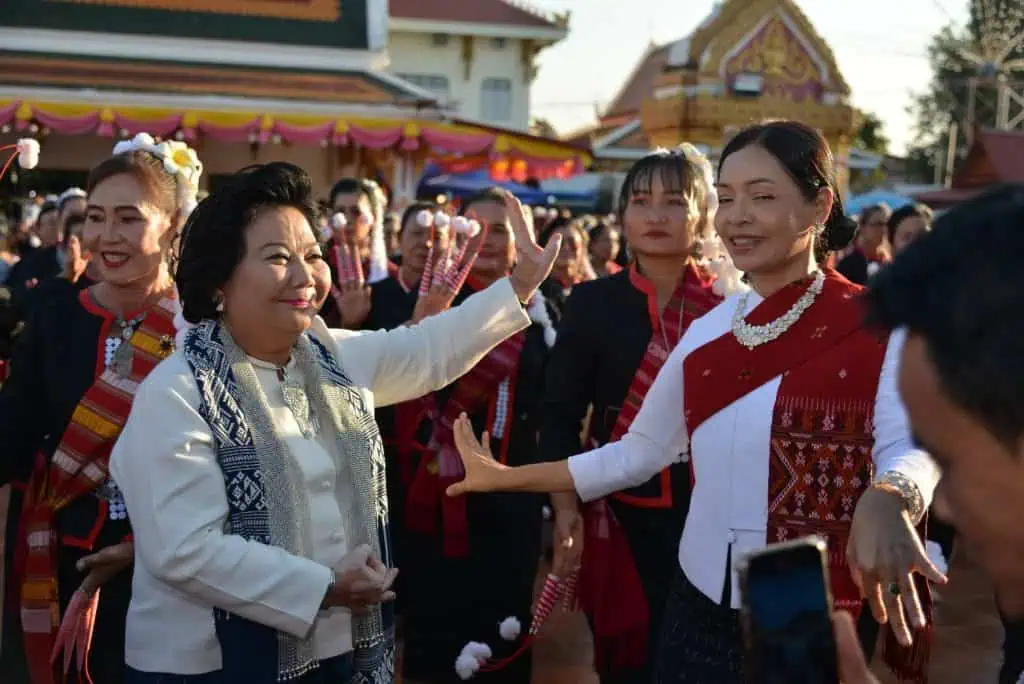 “พวงเพ็ชร” เป็นประธานเปิดงานนมัสการองค์พระธาตุเชิงชุมและไหว้หลวงพ่อพระองค์แสน ประจำปี 2567 ครั้งที่ 72  