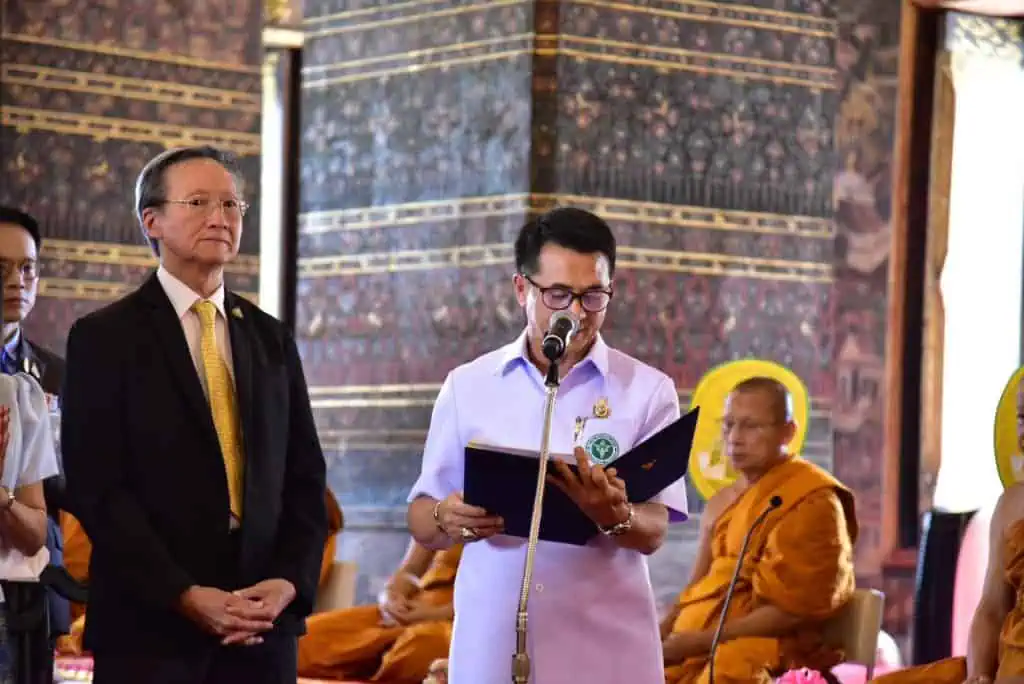 “พวงเพ็ชร-ชลน่าน” จับมือ สนอง "ธรรมนูญสุขภาพพระสงฆ์" เดินหน้าเชื่อมข้อมูลพระ รักษาพยาบาลตามสิทธิ  สำเร็จแล้ว 1.8 แสนรูป เร่งให้ครบใน พ.ค. นี้