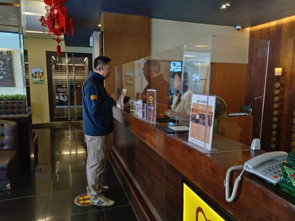 ตม.เชียงใหม่ กวดขันโรงแรมแจ้งที่พักต่างด้าวใน 24 ชม. ตม.เชียงใหม่ กวดขันโรงแรมแจ้งที่พักต่างด้าวใน 24 ชม.