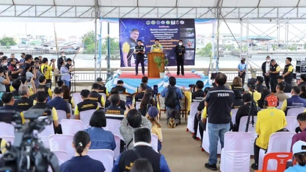 "ธรรมนัส" ลุยจุดรับซื้อปลาหมอคางดำ จ.สมุทรสาคร