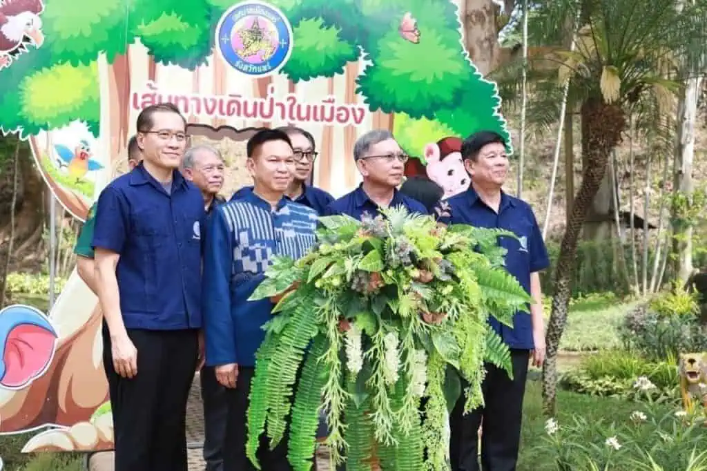 คณะกรรมาธิการทรัพยากรธรรมชาติฯ กรรมาธิการการอุดมศึกษาฯ ตรวจเยี่ยมโรงเรียนป่าไม้แพร่ ชื่นชมการพัฒนามาเป็นสถาบันนวัตกรรมด้านป่าไม้ ให้ผู้เข้าเรียนจบเทียบเท่าระดับปริญญาตรี