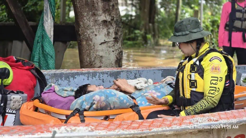 ทีมตอบโต้ภัยพิบัติช่วยผู้เปราะบางหนีน้ำท่วมเชียงใหม่