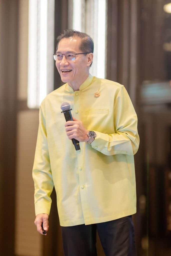 คุณวีระศักดิ์ โควสุรัตน์ บรรยายพิเศษในหัวข้อ "การพัฒนาการท่องเที่ยวไทย…สู่ความยั่งยืน" คุณวีระศักดิ์ โควสุรัตน์ บรรยายพิเศษในหัวข้อ "การพัฒนาการท่องเที่ยวไทย…สู่ความยั่งยืน"