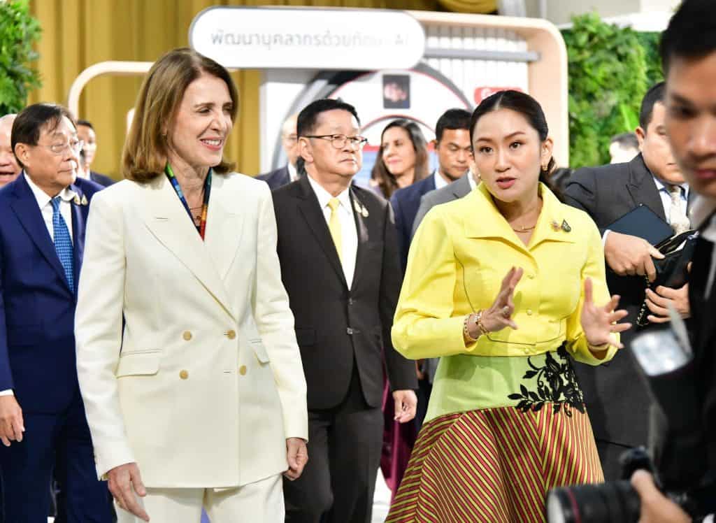 นายกฯ ขอบคุณ Google ประกาศการลงทุนในไทยสูงกว่า 35,000 ล้านบาท พร้อมผลักดัน Data Center แห่งแรกในไทย นายกฯ ขอบคุณ Google ประกาศการลงทุนในไทยสูงกว่า 35,000 ล้านบาท พร้อมผลักดัน Data Center แห่งแรกในไทย