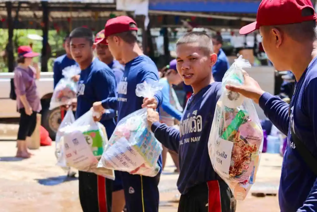 (เชียงราย)"กองทัพเรือ จัดกำลังพลช่วยเหลือผู้ประสบภัยหลังสถานการณ์เริ่มคลี่คลาย"