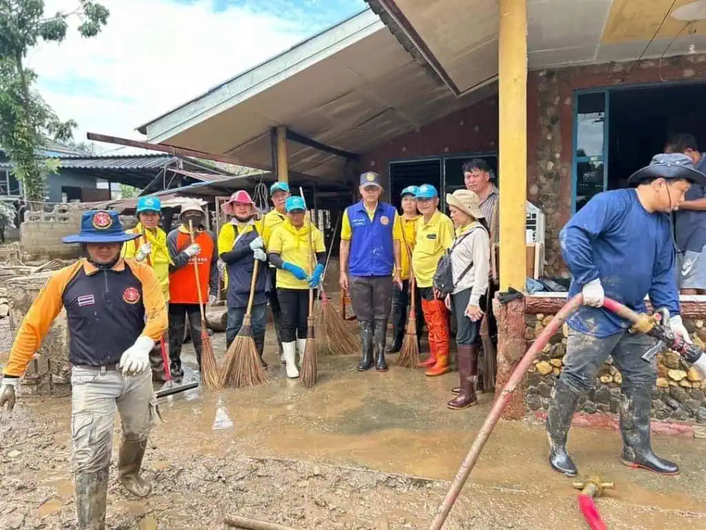 ผู้ว่าฯ เชียงราย ระดมทุกภาคส่วน เร่งทำความสะอาด Big Cleaning ทั่วทั้งเมือง ย้ำ ต้องจบภารกิจฟื้นฟูตัวเมืองเชียงราย ภายใน 29 ก.ย. นี้ก่อนยกสรรพกำลังทั้งหมดไปฟื้นฟู อ.แม่สาย ให้เสร็จสิ้นโดยเร็ว