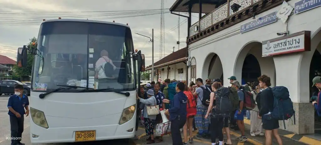 “สุริยะ” ห่วงสถานการณ์น้ำท่วมเชียงใหม่ สั่งการรถไฟฯ ประสานขนส่งจัดรถอำนวยความสะดวกการเดินทางให้ประชาชน กำชับต้องถึงจุดหมายอย่างปลอดภัย 