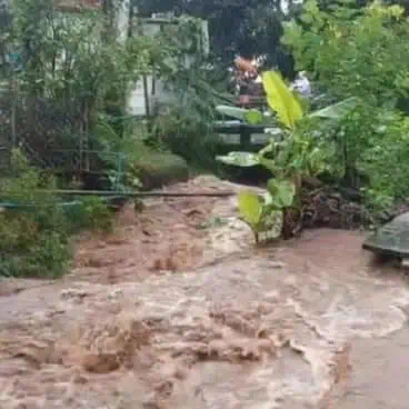 ฝนตกหนักน้ำป่าดอยสุเทพทะลักท่วมซ้ำ ฝั่งตะวันตกเมืองเชียงใหม่