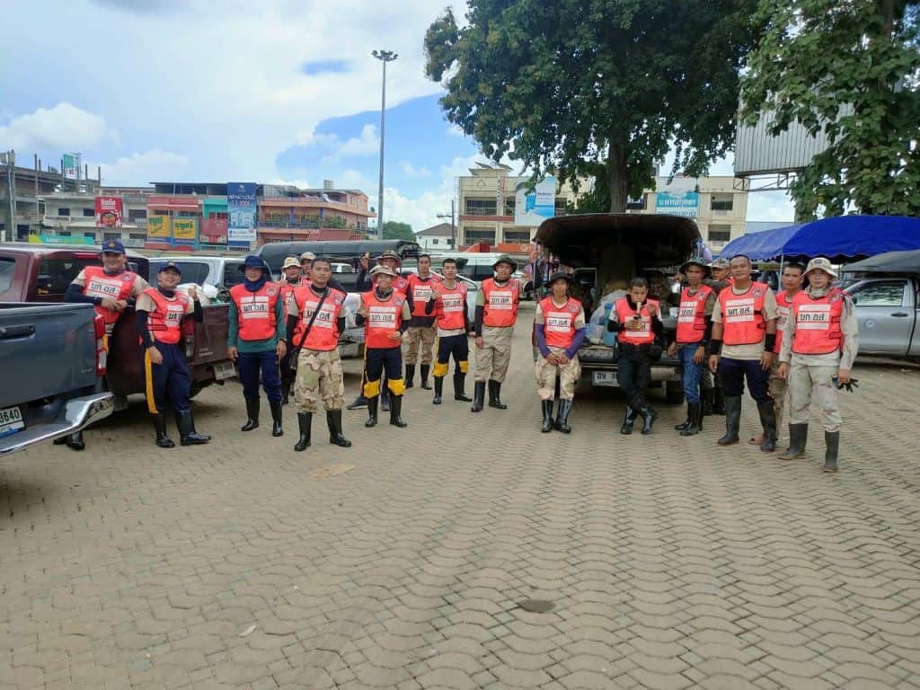 ผวจ.อุตรดิตถ์จัดส่งสมาชิกกองอาสารักษาดินแดนจังหวัดอุตรดิตถ์(อส.) เข้าช่วยเหลือพี่น้องประชาชนชาวจังหวัดเชียงราย ในเหตุอุทกภัย ผวจ.อุตรดิตถ์จัดส่งสมาชิกกองอาสารักษาดินแดนจังหวัดอุตรดิตถ์(อส.) เข้าช่วยเหลือพี่น้องประชาชนชาวจังหวัดเชียงราย ในเหตุอุทกภัย