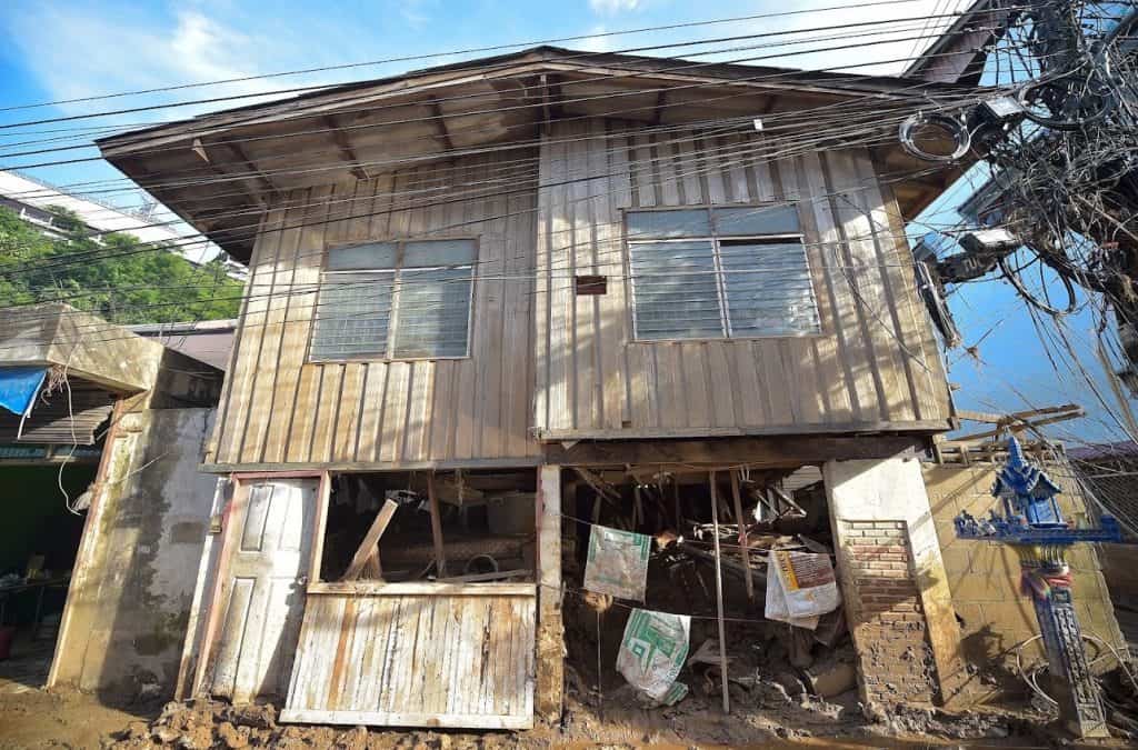 เจ้าหน้าที่มูลนิธิอาสาเพื่อนพึ่ง (ภาฯ) ยามยาก สภากาชาดไทย หน่วยเฉพาะกิจทัพเจ้าตาก และผู้ใหญ่บ้าน ลงพื้นที่สำรวจและเก็บข้อมูลผู้ประสบอุทกภัย ณ ชุมชนวัดถ้ำผาจม หมู่1 ตำบลเวียงพางคำ และชุมชนสายลมจอย เทศบาลตำบลแม่สายอำเภอแม่สายจังหวัดเชียงราย เจ้าหน้าที่มูลนิธิอาสาเพื่อนพึ่ง (ภาฯ) ยามยาก สภากาชาดไทย หน่วยเฉพาะกิจทัพเจ้าตาก และผู้ใหญ่บ้าน ลงพื้นที่สำรวจและเก็บข้อมูลผู้ประสบอุทกภัย ณ ชุมชนวัดถ้ำผาจม หมู่1 ตำบลเวียงพางคำ และชุมชนสายลมจอย เทศบาลตำบลแม่สายอำเภอแม่สายจังหวัดเชียงราย