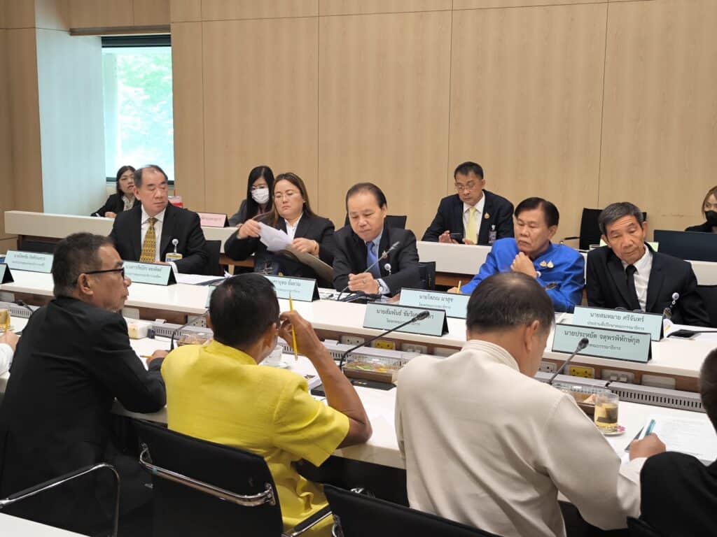 กมธ.ทรัพยากรธรรมชาติฯ สว. ผลักดันร่างพ.ร.บ.ที่ดินลาดชัน แก้ดินโคลนถล่ม-น้ำท่วมระยะยาว กมธ.ทรัพยากรธรรมชาติฯ สว. ผลักดันร่างพ.ร.บ.ที่ดินลาดชัน แก้ดินโคลนถล่ม-น้ำท่วมระยะยาว