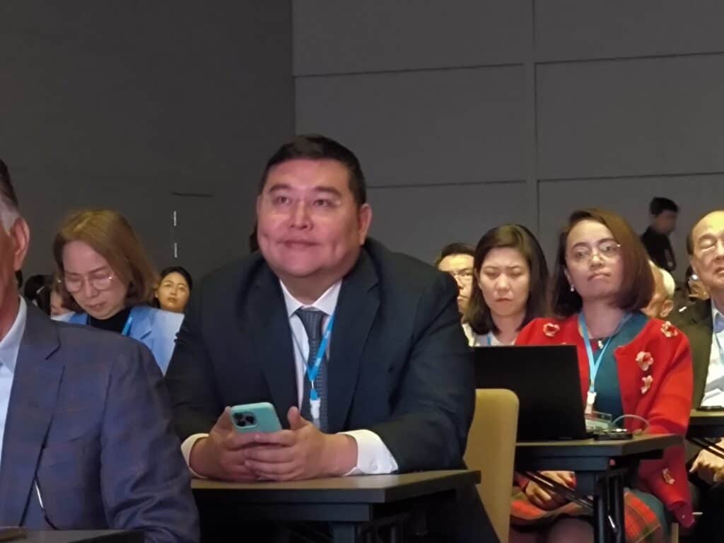 "สว.ชวภณ" แนะคนไทยปรับตัวสู้ภาวะโลกเดือด เห็นด้วยสร้างกำแพงกั้นทะเลป้องกันน้ำท่วมกรุงเทพฯ "สว.ชวภณ" แนะคนไทยปรับตัวสู้ภาวะโลกเดือด เห็นด้วยสร้างกำแพงกั้นทะเลป้องกันน้ำท่วมกรุงเทพฯ