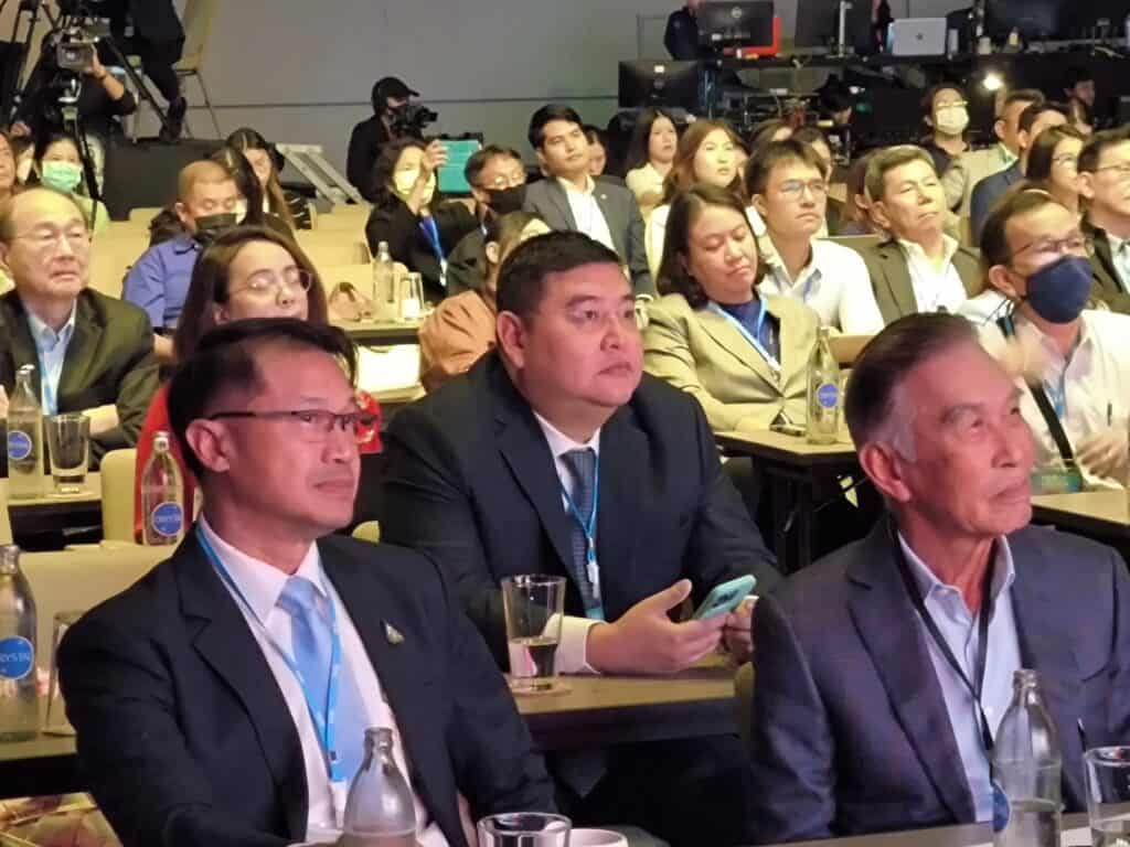 "สว.ชวภณ" แนะคนไทยปรับตัวสู้ภาวะโลกเดือด เห็นด้วยสร้างกำแพงกั้นทะเลป้องกันน้ำท่วมกรุงเทพฯ "สว.ชวภณ" แนะคนไทยปรับตัวสู้ภาวะโลกเดือด เห็นด้วยสร้างกำแพงกั้นทะเลป้องกันน้ำท่วมกรุงเทพฯ