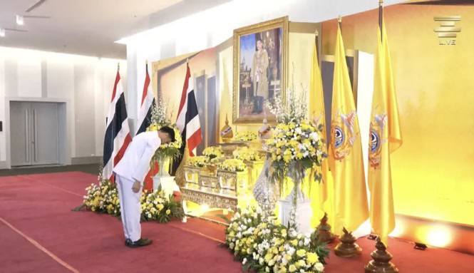 โปรดเกล้าฯ แต่งตั้ง ณัฐพงศ์ หัวหน้าพรรคประชาชนเป็นผู้นำฝ่ายค้านแล้ว เจ้าตัวยืนยันพร้อมเดินหน้าขับเคลื่อนกฎหมายทุกฉบับที่เป็นประโยชน์กับประชาชน พร้อมเดินหน้าตรวจสอบจริยธรรม สส. ให้เข้มข้นขึ้น รอวิปฯค้าน หารือ แนวทำงานกับ พปชร. โปรดเกล้าฯ แต่งตั้ง ณัฐพงศ์ หัวหน้าพรรคประชาชนเป็นผู้นำฝ่ายค้านแล้ว เจ้าตัวยืนยันพร้อมเดินหน้าขับเคลื่อนกฎหมายทุกฉบับที่เป็นประโยชน์กับประชาชน พร้อมเดินหน้าตรวจสอบจริยธรรม สส. ให้เข้มข้นขึ้น รอวิปฯค้าน หารือ แนวทำงานกับ พปชร.