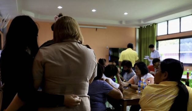 "ในหลวง" ทรงรับผู้ป่วยเหตุไฟไหม้รถบัสไว้ในพระบรมราชานุเคราะห์ "ในหลวง" ทรงรับผู้ป่วยเหตุไฟไหม้รถบัสไว้ในพระบรมราชานุเคราะห์