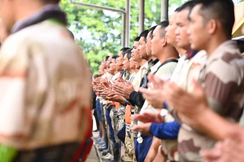 "อนุทิน" รุดให้กำลังใจกำลังพล อส. ที่ปฎิบัติภารกิจช่วยเหลือผู้ประสบภัยน้ำท่วมแม่สาย ย้ำพร้อมดูแลความเป็นอยู่ อาหาร เครื่องใช้สมกับความทุ่มเทของกำลังพลทุกนาย "อนุทิน" รุดให้กำลังใจกำลังพล อส. ที่ปฎิบัติภารกิจช่วยเหลือผู้ประสบภัยน้ำท่วมแม่สาย ย้ำพร้อมดูแลความเป็นอยู่ อาหาร เครื่องใช้สมกับความทุ่มเทของกำลังพลทุกนาย