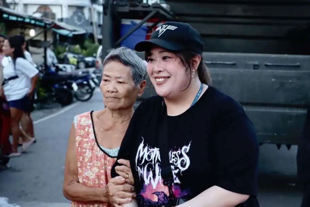 พระเจ้าวรวงศ์เธอ พระองค์เจ้าสิริภาจุฑาภรณ์ (เสด็จเป็นการส่วนพระองค์) ลงพื้นที่บริเวณชุมชนคลองแม่ข่า จังหวัดเชียงใหม่ 