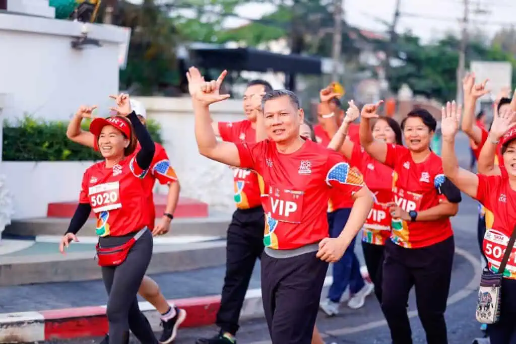 ประสบความสำเร็จล้นหลาม! The ICONiC Run Fest 2024 สนาม 4 มุกดาหาร นักวิ่งเต็มพิกัด 2 พันคน สุดปลื้ม ได้สัมผัสบรรยากาศเมืองอัญมณีลุ่มน้ำโขง กระตุ้นเศรษฐกิจคึกคัก ก่อนส่งไม้ต่อให้นครศรีธรรมราช เป็นเจ้าภาพสนาม 5 ในวันที่ 26-27 ต.ค.นี้