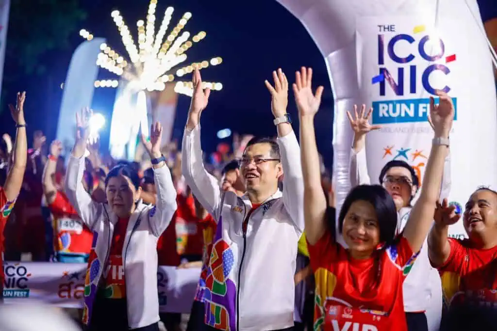 ประสบความสำเร็จล้นหลาม! The ICONiC Run Fest 2024 สนาม 4 มุกดาหาร นักวิ่งเต็มพิกัด 2 พันคน สุดปลื้ม ได้สัมผัสบรรยากาศเมืองอัญมณีลุ่มน้ำโขง กระตุ้นเศรษฐกิจคึกคัก ก่อนส่งไม้ต่อให้นครศรีธรรมราช เป็นเจ้าภาพสนาม 5 ในวันที่ 26-27 ต.ค.นี้