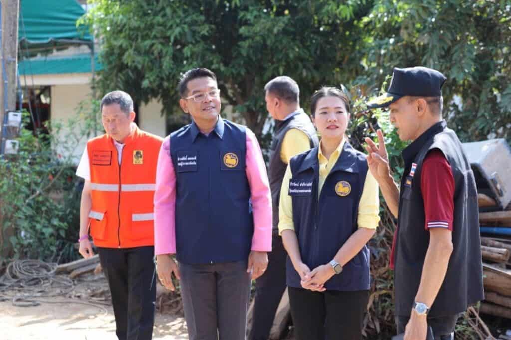 รัฐมนตรีช่วยว่าการกระทรวงมหาดไทย ให้กำลังใจสมาคมแม่บ้านมหาดไทย ณ โรงครัว วิทยาลัยอาชีวศึกษา จ.เชียงราย รัฐมนตรีช่วยว่าการกระทรวงมหาดไทย ให้กำลังใจสมาคมแม่บ้านมหาดไทย ณ โรงครัว วิทยาลัยอาชีวศึกษา จ.เชียงราย