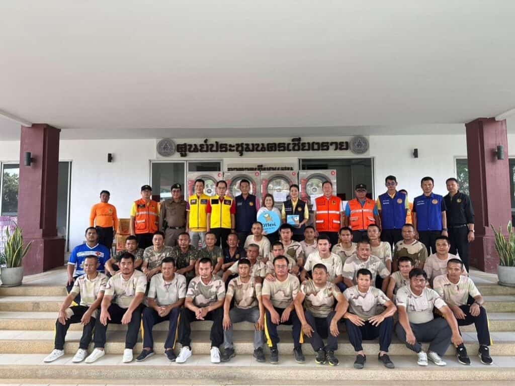 รัฐมนตรีช่วยว่าการกระทรวงมหาดไทย ให้กำลังใจสมาคมแม่บ้านมหาดไทย ณ โรงครัว วิทยาลัยอาชีวศึกษา จ.เชียงราย รัฐมนตรีช่วยว่าการกระทรวงมหาดไทย ให้กำลังใจสมาคมแม่บ้านมหาดไทย ณ โรงครัว วิทยาลัยอาชีวศึกษา จ.เชียงราย