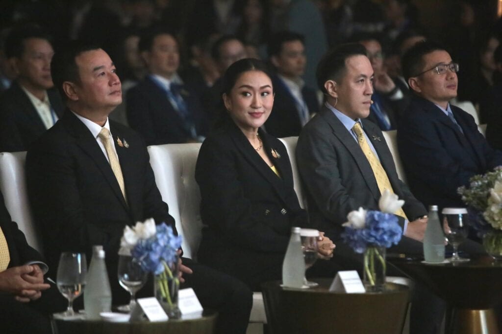 นายกฯ เผย อายุน้อยไม่สำคัญ หากเปิดโอกาสให้ทำงาน และคนรุ่นเก่าคอยสนับสนุน ชี้ ลงทุนในไทย เหมือนลงทุนในอาเซียน ยก ‘ไทย‘ เป็นคลังอาหารโลก รองรับสถานการณ์โลกเปลี่ยน นายกฯ เผย อายุน้อยไม่สำคัญ หากเปิดโอกาสให้ทำงาน และคนรุ่นเก่าคอยสนับสนุน ชี้ ลงทุนในไทย เหมือนลงทุนในอาเซียน ยก ‘ไทย‘ เป็นคลังอาหารโลก รองรับสถานการณ์โลกเปลี่ยน