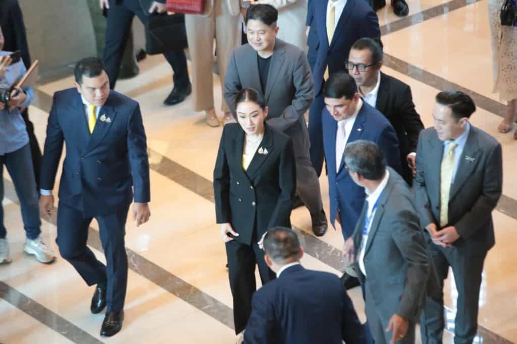 นายกฯ เผย อายุน้อยไม่สำคัญ หากเปิดโอกาสให้ทำงาน และคนรุ่นเก่าคอยสนับสนุน ชี้ ลงทุนในไทย เหมือนลงทุนในอาเซียน ยก ‘ไทย‘ เป็นคลังอาหารโลก รองรับสถานการณ์โลกเปลี่ยน นายกฯ เผย อายุน้อยไม่สำคัญ หากเปิดโอกาสให้ทำงาน และคนรุ่นเก่าคอยสนับสนุน ชี้ ลงทุนในไทย เหมือนลงทุนในอาเซียน ยก ‘ไทย‘ เป็นคลังอาหารโลก รองรับสถานการณ์โลกเปลี่ยน