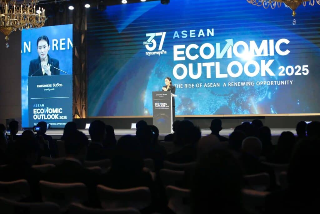 นายกฯ เผย อายุน้อยไม่สำคัญ หากเปิดโอกาสให้ทำงาน และคนรุ่นเก่าคอยสนับสนุน ชี้ ลงทุนในไทย เหมือนลงทุนในอาเซียน ยก ‘ไทย‘ เป็นคลังอาหารโลก รองรับสถานการณ์โลกเปลี่ยน นายกฯ เผย อายุน้อยไม่สำคัญ หากเปิดโอกาสให้ทำงาน และคนรุ่นเก่าคอยสนับสนุน ชี้ ลงทุนในไทย เหมือนลงทุนในอาเซียน ยก ‘ไทย‘ เป็นคลังอาหารโลก รองรับสถานการณ์โลกเปลี่ยน