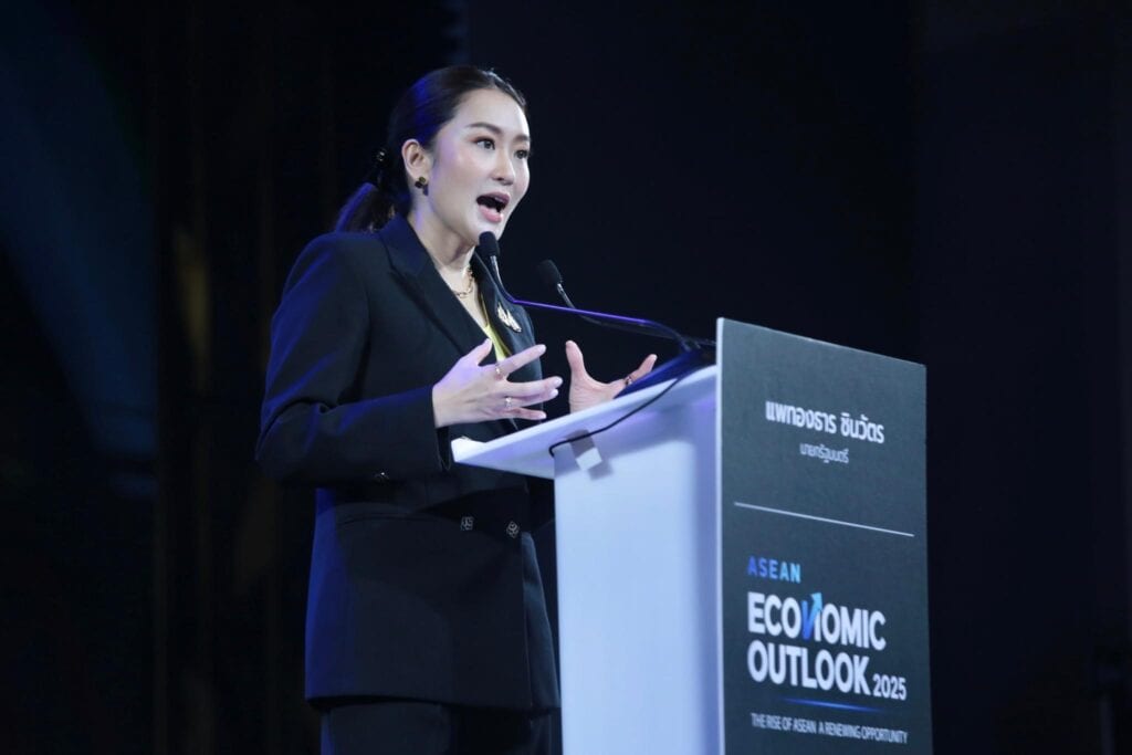 นายกฯ เผย อายุน้อยไม่สำคัญ หากเปิดโอกาสให้ทำงาน และคนรุ่นเก่าคอยสนับสนุน ชี้ ลงทุนในไทย เหมือนลงทุนในอาเซียน ยก ‘ไทย‘ เป็นคลังอาหารโลก รองรับสถานการณ์โลกเปลี่ยน นายกฯ เผย อายุน้อยไม่สำคัญ หากเปิดโอกาสให้ทำงาน และคนรุ่นเก่าคอยสนับสนุน ชี้ ลงทุนในไทย เหมือนลงทุนในอาเซียน ยก ‘ไทย‘ เป็นคลังอาหารโลก รองรับสถานการณ์โลกเปลี่ยน