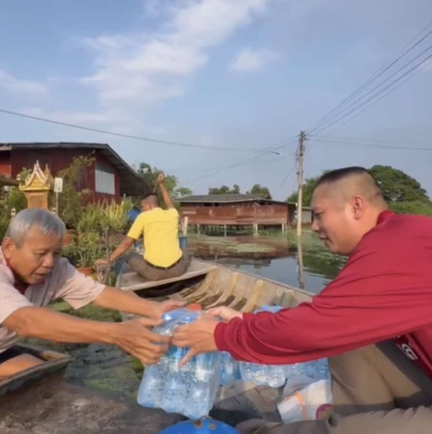 นายกฯ เผย ที่ประชุม ครม. เคาะเกณฑ์เยียวยาน้ำท่วม เหมาจ่ายครัวเรือนละ 9,000 บาท นายกฯ เผย ที่ประชุม ครม. เคาะเกณฑ์เยียวยาน้ำท่วม เหมาจ่ายครัวเรือนละ 9,000 บาท