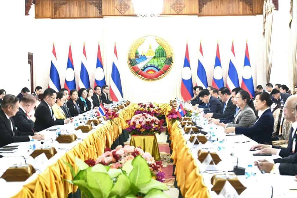 นายกฯ อิ้งค์บินถกปัญหาสำคัญไทย-ลาวร่วมกัน จับมือแก้ปัญหาแก๊งคอลเซ็นเตอร์ข้ามชาติพร้อมปัญหาหมอกควัน และยาเสพติดระหว่างชาติ นายกฯ อิ้งค์บินถกปัญหาสำคัญไทย-ลาวร่วมกัน จับมือแก้ปัญหาแก๊งคอลเซ็นเตอร์ข้ามชาติพร้อมปัญหาหมอกควัน และยาเสพติดระหว่างชาติ