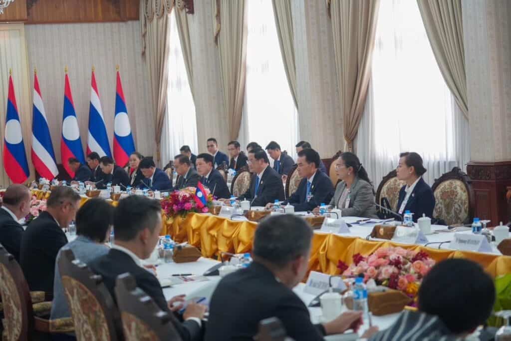 นายกฯ อิ้งค์บินถกปัญหาสำคัญไทย-ลาวร่วมกัน จับมือแก้ปัญหาแก๊งคอลเซ็นเตอร์ข้ามชาติพร้อมปัญหาหมอกควัน และยาเสพติดระหว่างชาติ นายกฯ อิ้งค์บินถกปัญหาสำคัญไทย-ลาวร่วมกัน จับมือแก้ปัญหาแก๊งคอลเซ็นเตอร์ข้ามชาติพร้อมปัญหาหมอกควัน และยาเสพติดระหว่างชาติ