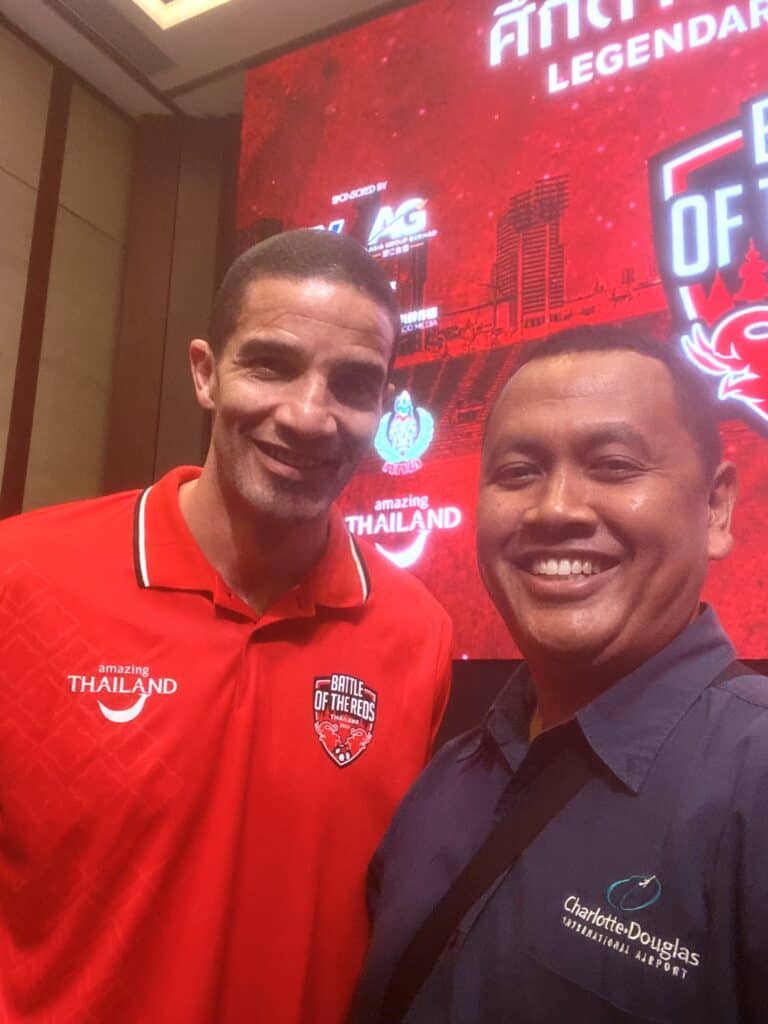 “ศึกตำนานแดงเดือด” BATTLE OF THE REDS THAILAND 2024" ยกทัพอดีตดาวดังของแมนเชสเตอร์ ยูไนเต็ด และลิเวอร์พูล มาแข่งที่ประเทศไทย ระเบิดศึกวันเสาร์ที่ 12 ต.ค.67 “ศึกตำนานแดงเดือด” BATTLE OF THE REDS THAILAND 2024" ยกทัพอดีตดาวดังของแมนเชสเตอร์ ยูไนเต็ด และลิเวอร์พูล มาแข่งที่ประเทศไทย ระเบิดศึกวันเสาร์ที่ 12 ต.ค.67