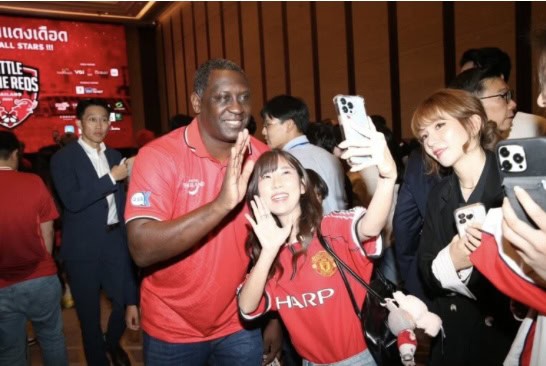 “ศึกตำนานแดงเดือด” BATTLE OF THE REDS THAILAND 2024" ยกทัพอดีตดาวดังของแมนเชสเตอร์ ยูไนเต็ด และลิเวอร์พูล มาแข่งที่ประเทศไทย ระเบิดศึกวันเสาร์ที่ 12 ต.ค.67 “ศึกตำนานแดงเดือด” BATTLE OF THE REDS THAILAND 2024" ยกทัพอดีตดาวดังของแมนเชสเตอร์ ยูไนเต็ด และลิเวอร์พูล มาแข่งที่ประเทศไทย ระเบิดศึกวันเสาร์ที่ 12 ต.ค.67