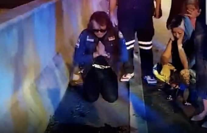 ติ๊ก ชิโร่ ขับรถตู้ชนจยย. มีผู้เสียชีวิต 1 บาดเจ็บ 1 นักร้องดังยืนรอมอบตัวกับตำรวจรับสารภาพว่า เป็นคนขับเอง ติ๊ก ชิโร่ ขับรถตู้ชนจยย. มีผู้เสียชีวิต 1 บาดเจ็บ 1 นักร้องดังยืนรอมอบตัวกับตำรวจรับสารภาพว่า เป็นคนขับเอง