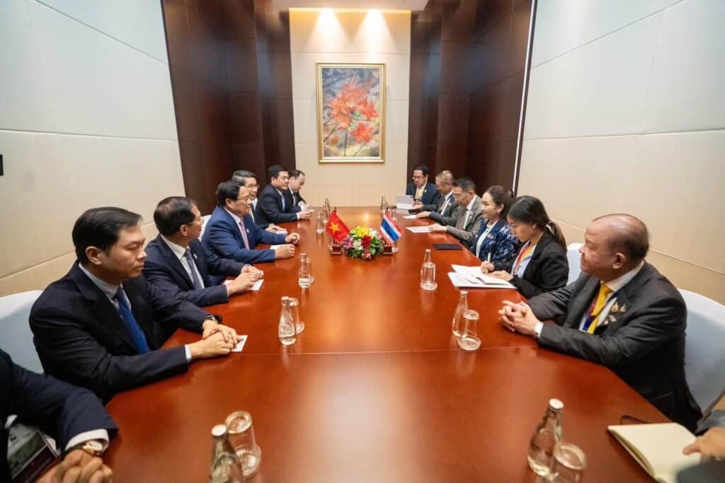 นายกฯ หารือทวิภาคีเวียดนาม มั่นใจ บรรลุเป้าหมายการค้าระหว่างกันกว่า 850,000 ล้านบาท นายกฯ หารือทวิภาคีเวียดนาม มั่นใจ บรรลุเป้าหมายการค้าระหว่างกันกว่า 850,000 ล้านบาท