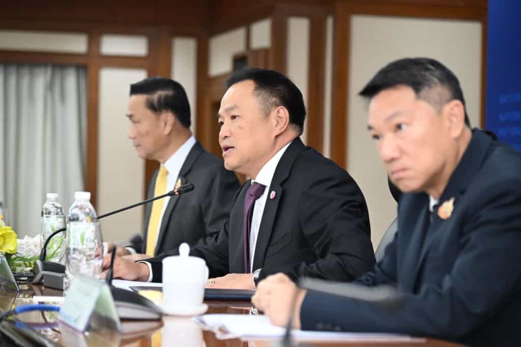 มท.1 ขอบคุณทุกภาคส่วนร่วมบรรเทาความทุกข์ผู้ประสบภัยน้ำท่วม กำชับ ปภ. เร่งสำรวจและจ่ายเงินเยียวยาโดยเร็ว วอนทุกฝ่ายวางแนวทางแก้อุทกภัยระยะยาว ใช้งบประมาณให้เกิดความยั่งยืน มท.1 ขอบคุณทุกภาคส่วนร่วมบรรเทาความทุกข์ผู้ประสบภัยน้ำท่วม กำชับ ปภ. เร่งสำรวจและจ่ายเงินเยียวยาโดยเร็ว วอนทุกฝ่ายวางแนวทางแก้อุทกภัยระยะยาว ใช้งบประมาณให้เกิดความยั่งยืน