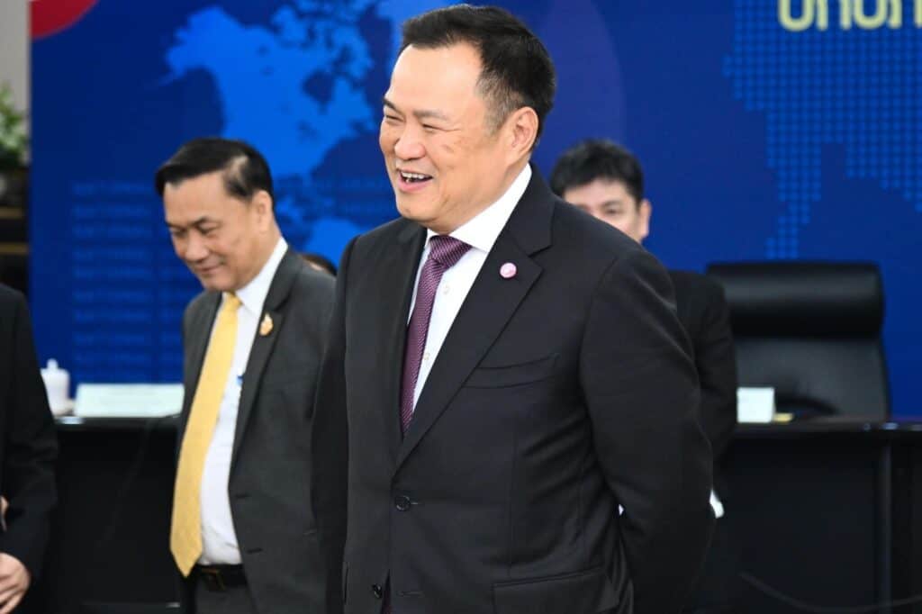 มท.1 ขอบคุณทุกภาคส่วนร่วมบรรเทาความทุกข์ผู้ประสบภัยน้ำท่วม กำชับ ปภ. เร่งสำรวจและจ่ายเงินเยียวยาโดยเร็ว วอนทุกฝ่ายวางแนวทางแก้อุทกภัยระยะยาว ใช้งบประมาณให้เกิดความยั่งยืน มท.1 ขอบคุณทุกภาคส่วนร่วมบรรเทาความทุกข์ผู้ประสบภัยน้ำท่วม กำชับ ปภ. เร่งสำรวจและจ่ายเงินเยียวยาโดยเร็ว วอนทุกฝ่ายวางแนวทางแก้อุทกภัยระยะยาว ใช้งบประมาณให้เกิดความยั่งยืน