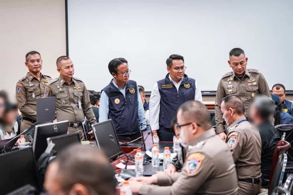 ‘พล.ต.อ.กิตติ์รัฐ’ สั่งระดมตำรวจสอบสวนกลาง เร่งสอบปากคำผู้เสียหายคดีบริษัทขายตรง คาดไม่เกินสัปดาห์ทราบเข้าข่ายความผิดใดบ้าง ประสาน ปปง.ใช้อำนาจอายัดทรัพย์เจ้าของบริษัท ‘พล.ต.อ.กิตติ์รัฐ’ สั่งระดมตำรวจสอบสวนกลาง เร่งสอบปากคำผู้เสียหายคดีบริษัทขายตรง คาดไม่เกินสัปดาห์ทราบเข้าข่ายความผิดใดบ้าง ประสาน ปปง.ใช้อำนาจอายัดทรัพย์เจ้าของบริษัท