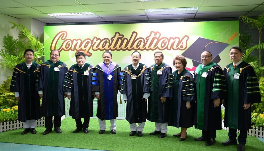 คณบดีคณะศึกษาศาสตร์ มหาวิทยาลัยศิลปากร เข้ารับพระราชทานปริญญาดุษฎีบัณฑิตกิตติมศักดิ์ มหาวิทยาลัยเกษตรศาสตร์ คณบดีคณะศึกษาศาสตร์ มหาวิทยาลัยศิลปากร เข้ารับพระราชทานปริญญาดุษฎีบัณฑิตกิตติมศักดิ์ มหาวิทยาลัยเกษตรศาสตร์