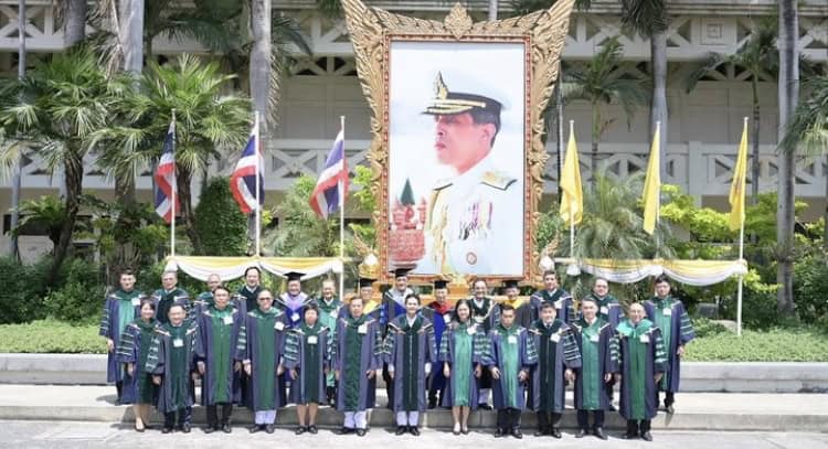 คณบดีคณะศึกษาศาสตร์ มหาวิทยาลัยศิลปากร เข้ารับพระราชทานปริญญาดุษฎีบัณฑิตกิตติมศักดิ์ มหาวิทยาลัยเกษตรศาสตร์ คณบดีคณะศึกษาศาสตร์ มหาวิทยาลัยศิลปากร เข้ารับพระราชทานปริญญาดุษฎีบัณฑิตกิตติมศักดิ์ มหาวิทยาลัยเกษตรศาสตร์