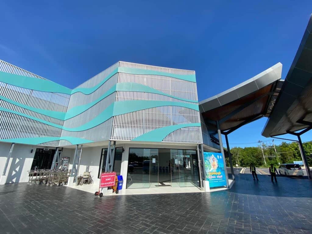 "มนพร" ชู "ท่าเรือคลองจิหลาด" ศูนย์กลางเชื่อมโยงการท่องเที่ยวทางทะเลจังหวัดกระบี่ - กำชับ "เจ้าท่า" เตรียมพร้อมอำนวยความสะดวกด้านการเดินทางให้กับนักเที่ยว ย้ำ ! ความปลอดภัยสำคัญสูงสุด "มนพร" ชู "ท่าเรือคลองจิหลาด" ศูนย์กลางเชื่อมโยงการท่องเที่ยวทางทะเลจังหวัดกระบี่ - กำชับ "เจ้าท่า" เตรียมพร้อมอำนวยความสะดวกด้านการเดินทางให้กับนักเที่ยว ย้ำ ! ความปลอดภัยสำคัญสูงสุด