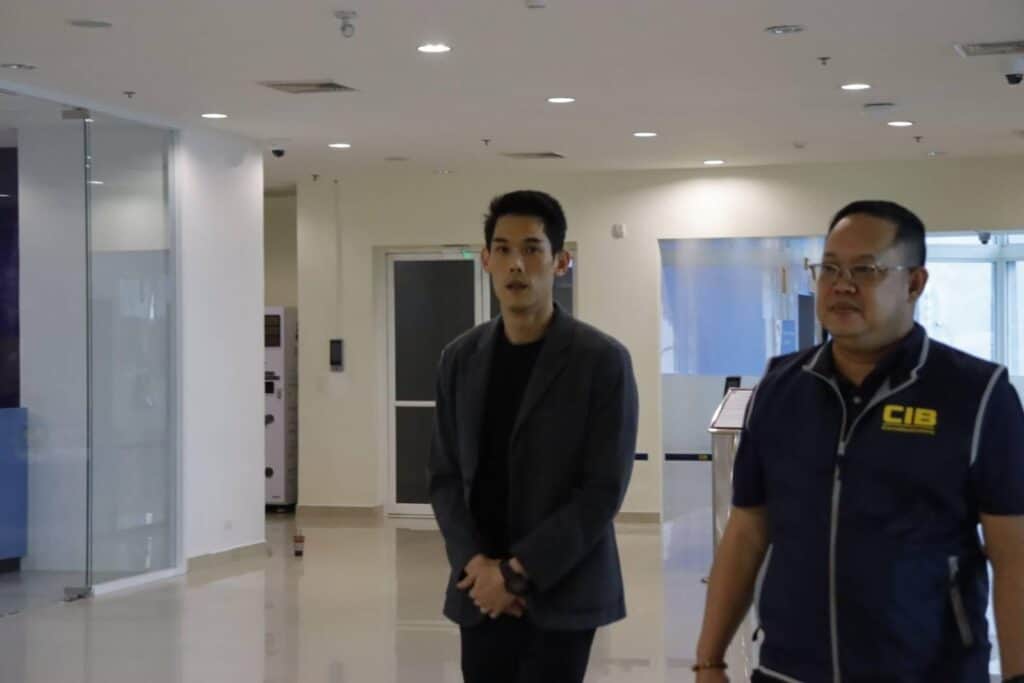 ‘กันต์‘ เข้าให้ปากคำพนักงานสอบสวน บก.ปคบ. ปม ดิ ไอคอนกรุ๊ป ชี้ถูกว่าตามถูก ผิดว่าตามผิด กรณีภรรยาชักชวนลงทุน ‘กันต์‘ เข้าให้ปากคำพนักงานสอบสวน บก.ปคบ. ปม ดิ ไอคอนกรุ๊ป ชี้ถูกว่าตามถูก ผิดว่าตามผิด กรณีภรรยาชักชวนลงทุน