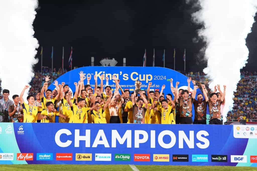 ‘ชนาธิป สรงกระสินธ์’ คว้า MVP หลังซัดประตูชัยพาช้างศึกคว้าแชมป์คิงส์ คัพ ครั้งที่ 50 ที่ จ.สงขลา ‘ชนาธิป สรงกระสินธ์’ คว้า MVP หลังซัดประตูชัยพาช้างศึกคว้าแชมป์คิงส์ คัพ ครั้งที่ 50 ที่ จ.สงขลา