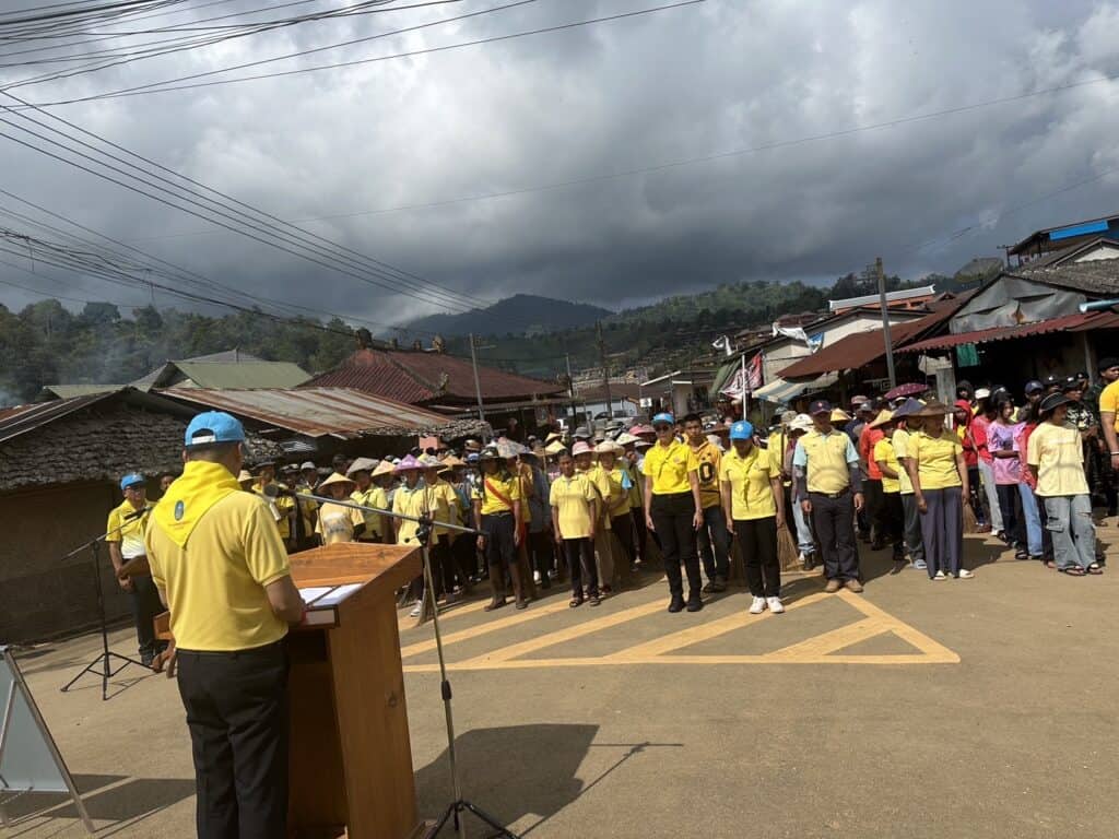 นายอำเภอเมืองแม่ฮ่องสอน เปิดโครงการบ้านน่ามอง นำจิตอาสาพัฒนาถนนในหมู่บ้าน และทางเข้าหมู่บ้านรักไทย นายอำเภอเมืองแม่ฮ่องสอน เปิดโครงการบ้านน่ามอง นำจิตอาสาพัฒนาถนนในหมู่บ้าน และทางเข้าหมู่บ้านรักไทย