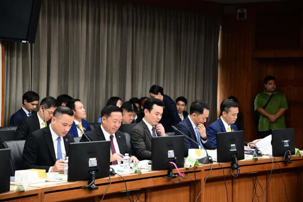 "คมนาคม" ขานรับข้อสั่งการ “นายกฯ“ ลุยพัฒนาท่าเรือกรุงเทพ(คลองเตย) 2.3 พันไร่ หวังใช้พื้นที่ให้เกิดประโยชน์สูงสุด ผุด Smart Port ยกระดับเมือง "คมนาคม" ขานรับข้อสั่งการ “นายกฯ“ ลุยพัฒนาท่าเรือกรุงเทพ(คลองเตย) 2.3 พันไร่ หวังใช้พื้นที่ให้เกิดประโยชน์สูงสุด ผุด Smart Port ยกระดับเมือง