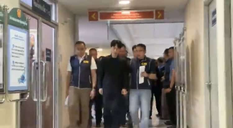 ด่วน! ปคบ. จัดหนักหิ้วหมายจับ บุกรวบ ‘บอสพอล’ คา สคบ ด่วน! ปคบ. จัดหนักหิ้วหมายจับ บุกรวบ ‘บอสพอล’ คา สคบ